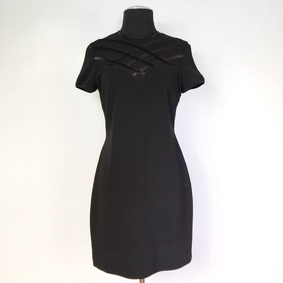 black cap sleeve bodycon dress