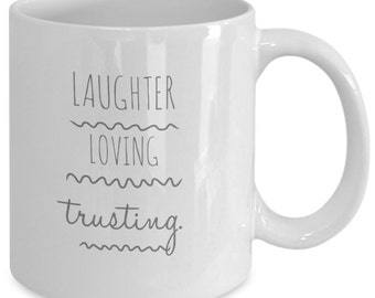 Kaffeebecher lachen, lieben, Vertrauen