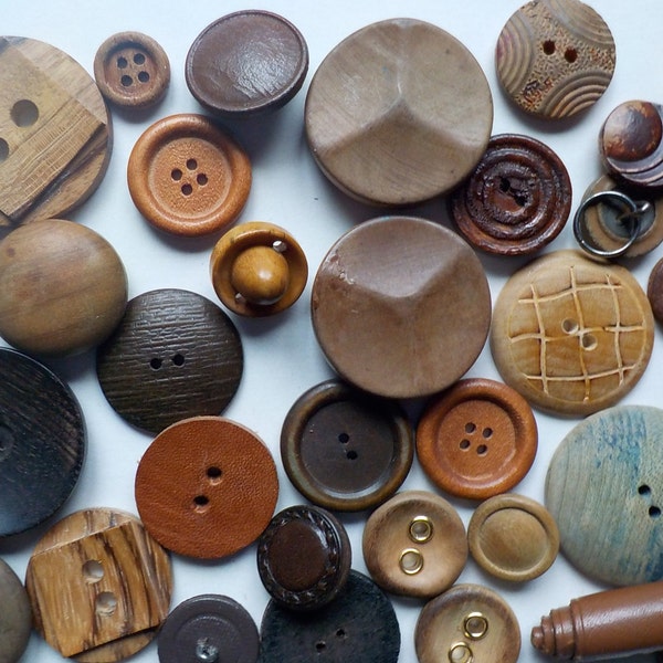 boutons vintage en bois et cuir... LOT 2, deux trous, quatre trous, ronds