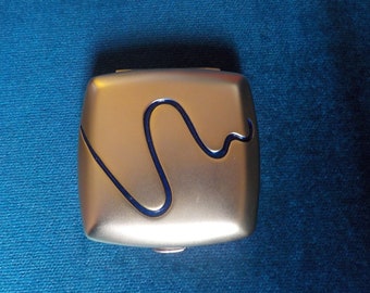 Estee Lauder The Blue Ribbon Powder Compact... Vintage
