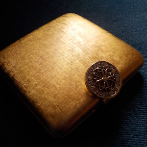 Avon Vintage Compact, Imperial Jewel.....Rhinestone Studded Clasp