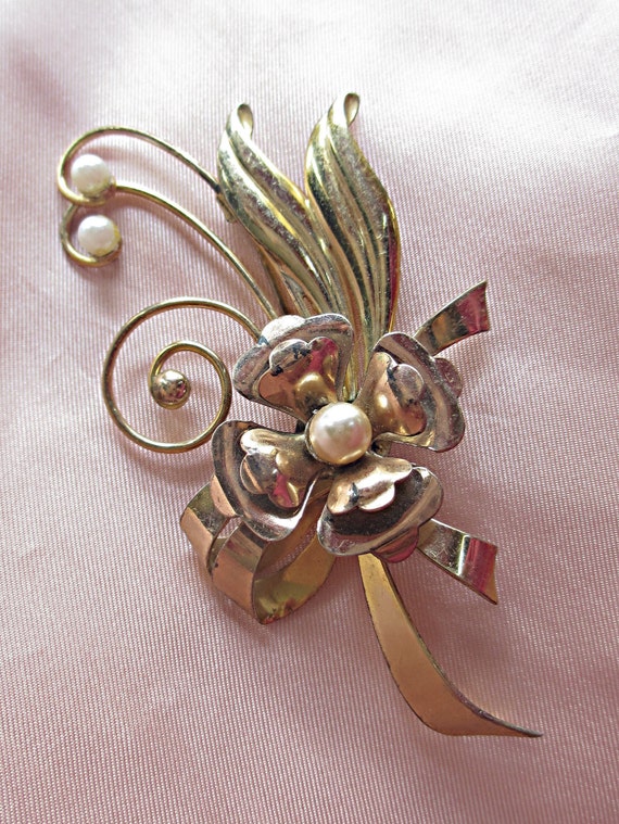 Harry Iskin Floral Gold and Pearl Brooch