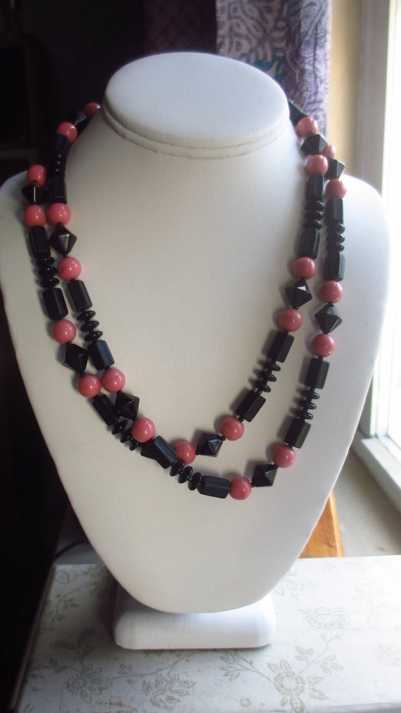 Black and Pink Glass Long Beaded Flapper Necklace