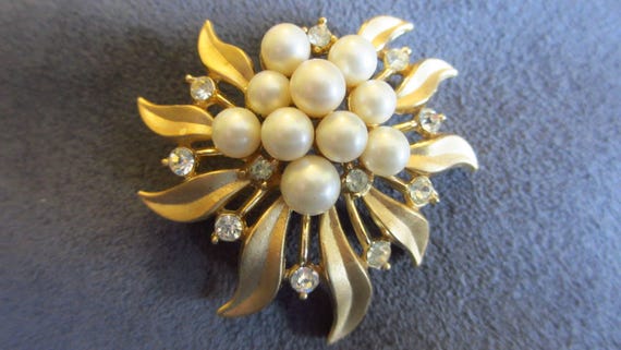 Vintage Trifari Gold Pearl Brooch Gift for Women 