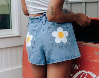 Daisy Dukes Denim Shorts Floral Pockets Jean Shorts with Paperbag Elastic Waist