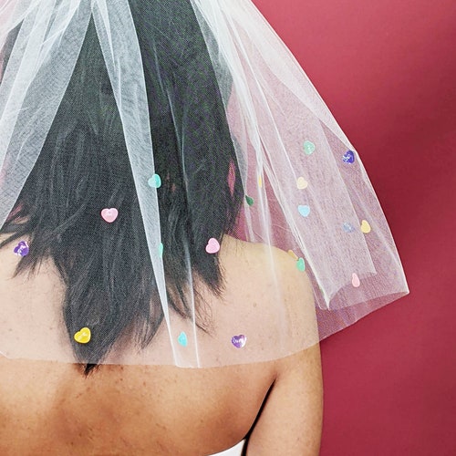 Voile de célibataire coeur rétro années 60 : mini voile de douche nuptiale multicolore à pois