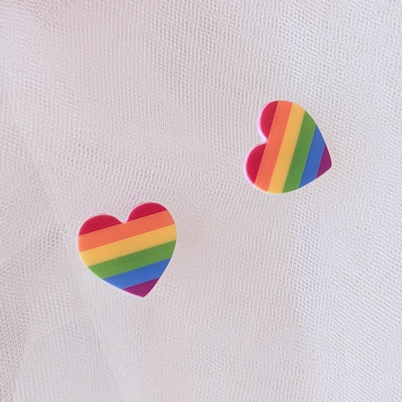 Orecchini a forma di cuore arcobaleno LGBTQ+ - Italia