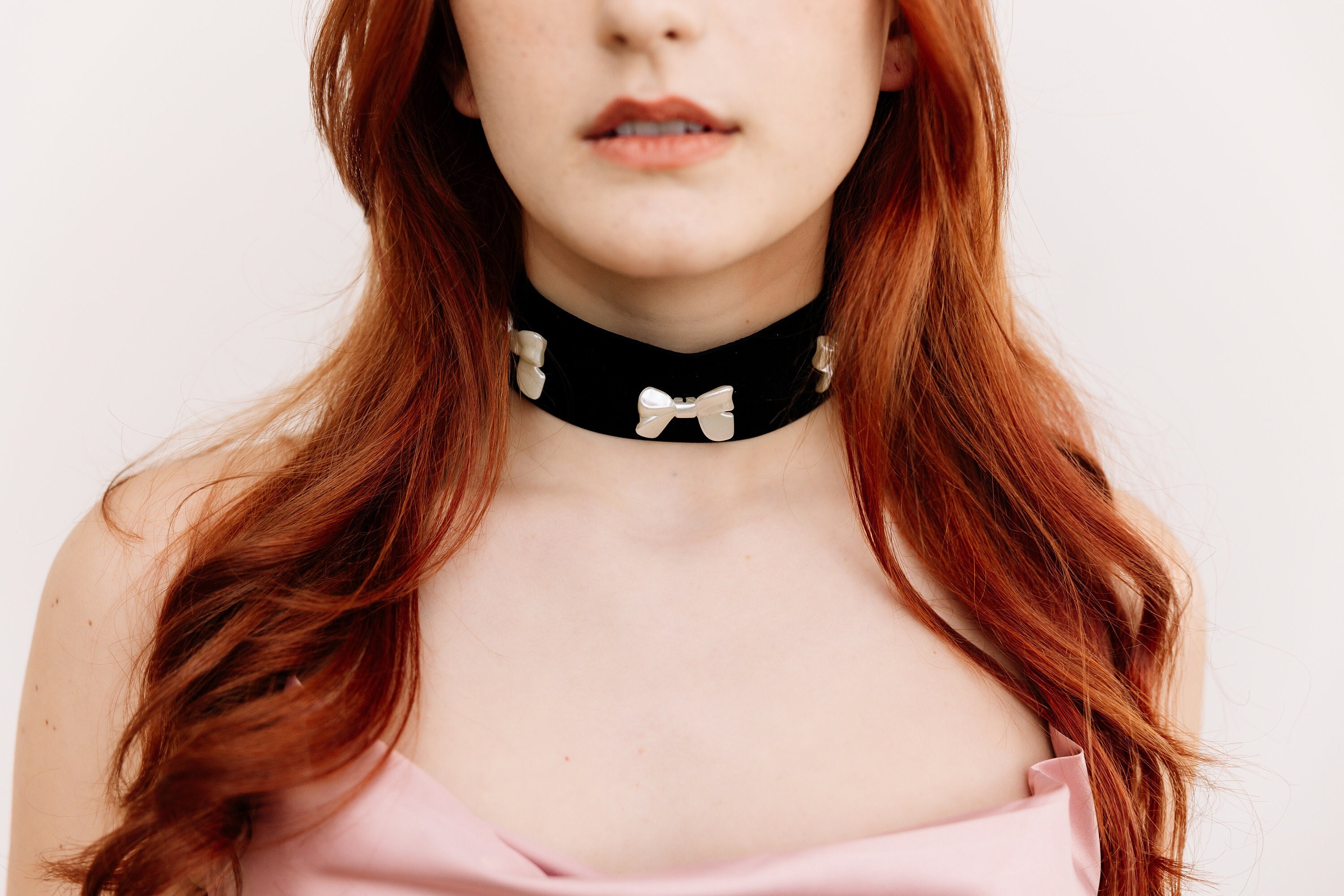 Velvet Choker Necklace With Bows Retro 90s Accessories Black and White  Jewelry Lolita Style -  Denmark