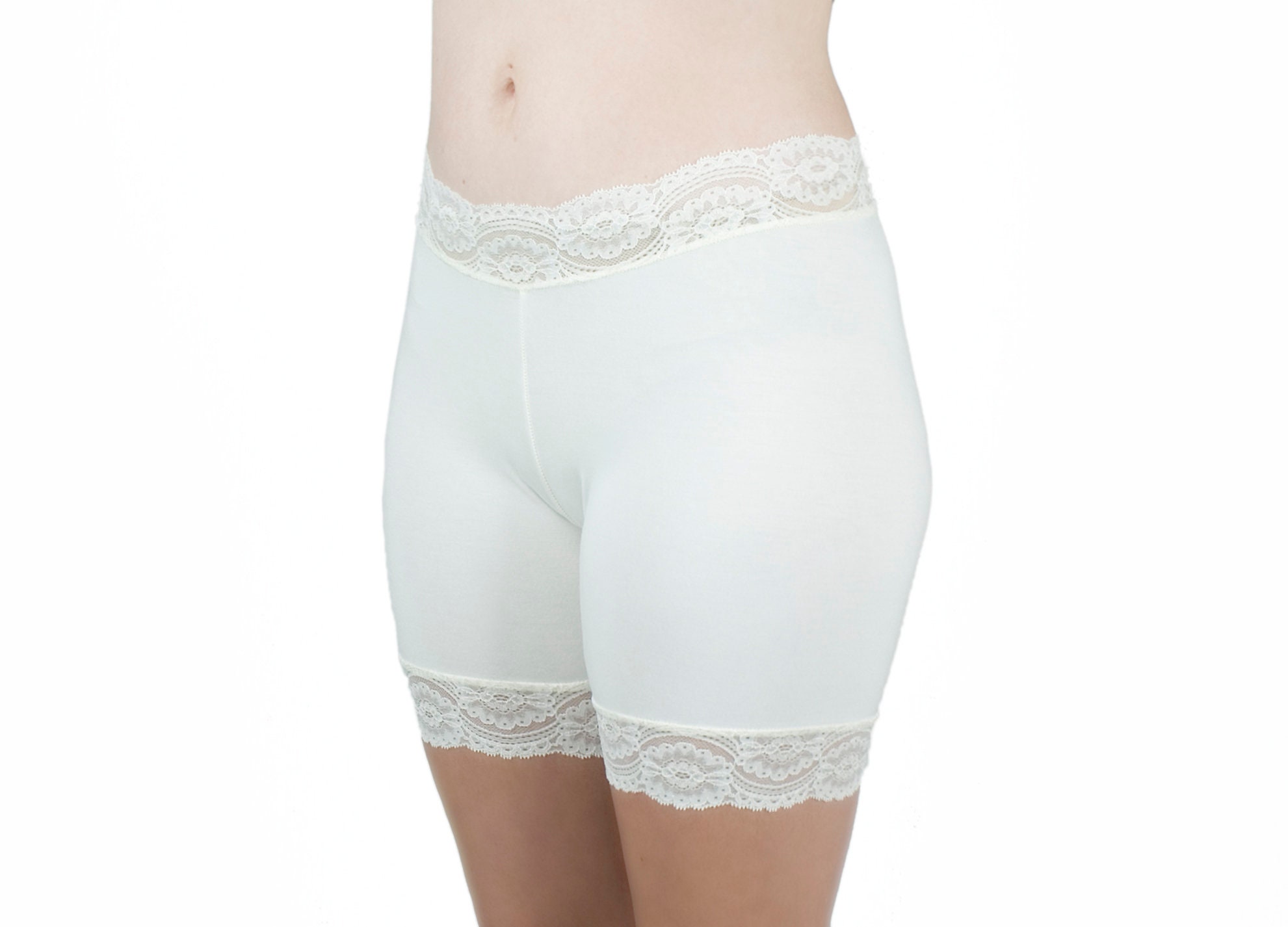  Lace Overlay Shorts (Color : White, Size : Small) : Clothing,  Shoes & Jewelry