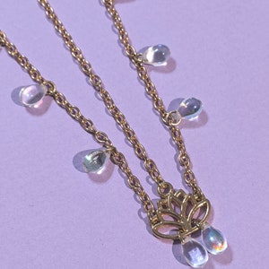 Boho Crystal Head Chain with Lotus Flower Charm - Gold Hair Jewelry for Fantasy Cosplay and Fairy Costume