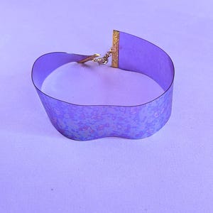 Metallisk choker i konstläder, skimrande smycken, silver- eller guldhalsband för raver-goth, statementhalsband för festivalbruk, justerbar krage Clear Purple Gold