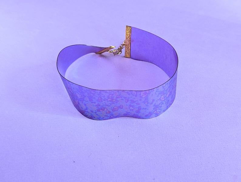 Metallisk choker i konstläder, skimrande smycken, silver- eller guldhalsband för raver-goth, statementhalsband för festivalbruk, justerbar krage Clear Purple Gold
