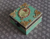 Gift idea, wedding ring box, ring bearer box, shabby chic decoration, green box, engagement ring box, vintage wedding, jewelry box