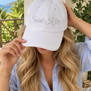 Gorra de papá bordada de San Cristóbal / Gorra caribeña de la vieja aristocracia