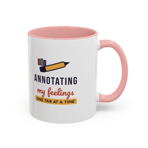 Taza "Anotando mis sentimientos", taza de café para amantes de los libros, regalo literario para lectores, taza para ratones de biblioteca. imagen 15