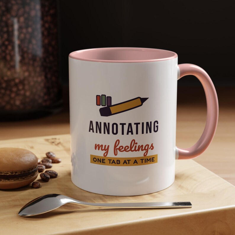 Taza "Anotando mis sentimientos", taza de café para amantes de los libros, regalo literario para lectores, taza para ratones de biblioteca. imagen 18