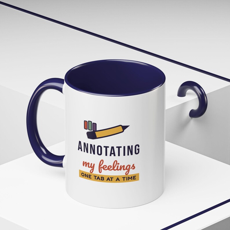 Taza "Anotando mis sentimientos", taza de café para amantes de los libros, regalo literario para lectores, taza para ratones de biblioteca. imagen 13