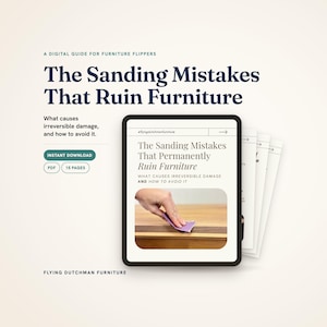 Może przedstawiać: Cyfrowy przewodnik zatytułowany The Sanding Mistakes That Ruin Furniture, przedstawiający tablet z okładką zawierającą zdjęcie fioletowego papieru ściernego na drewnie. Dokument zawiera 15 stron w formacie PDF dla renowatorów.