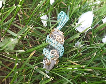 Wire wrapped quartz point (LG)