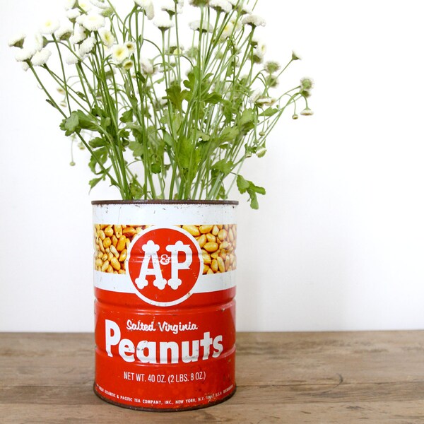 Vintage Tin Can // 1971 Peanuts Can / Planter / Flower Display / Vintage Advertising