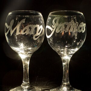 Personalized Wine Glasses Hand Engraved Custom Wedding Glasses Toasting Glasses Wine Glasses, House Warming Wedding Gift Decorations