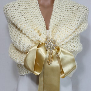 Clotted Cream Wedding Shawl Bridal Shawl Bridal Shrug Wedding Stole Hand Knit Shawl, Cream Capelet, Wedding Capelet, Bridesmaids Shawl image 2