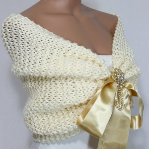 Clotted Cream Wedding Shawl Bridal Shawl Bridal Shrug Wedding Stole Hand Knit Shawl, Cream Capelet, Wedding Capelet, Bridesmaids Shawl image 4