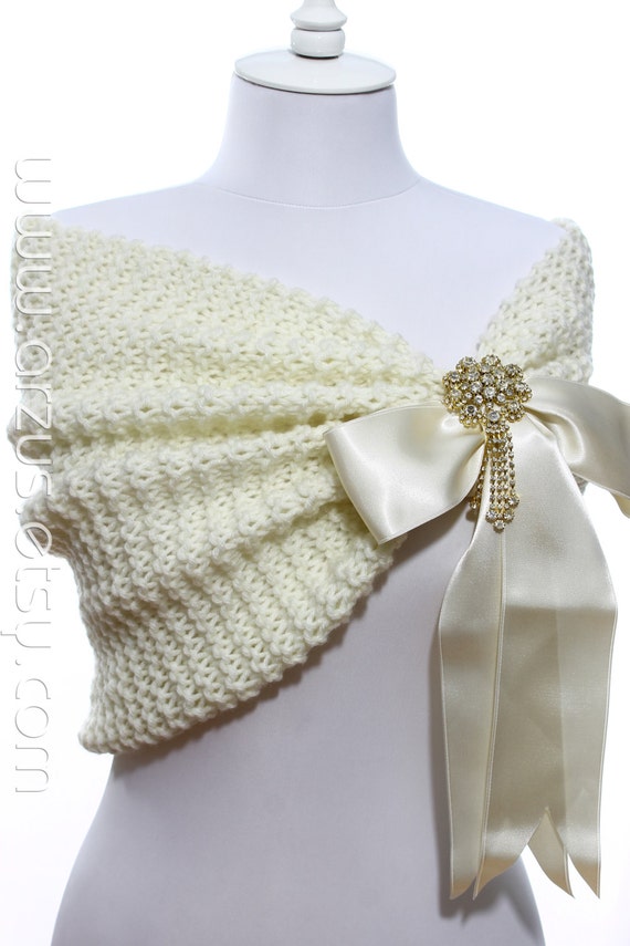 Wedding Shawl, Bridal Shawl, Bridal Wedding Stole, Ivory Shawl, Hand Knit Shawl, Ivory Capelet, Wedding Capelet, Bridesmaids Gift Shawl