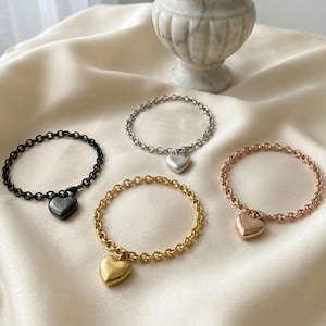 Personligt hjärtformat urnaarmband. Silverurnaarmband. Askurnaarmband. Kremeringssmycken med hjärtform, askarmband. Hjärturna