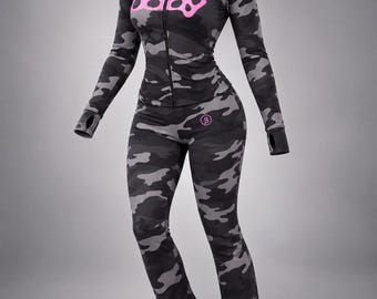 Body by Raven Tracy Snow Camo Neon Pink Matching Set Rozmiar M
