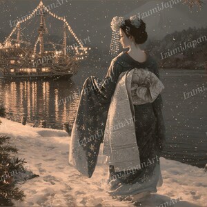 Peut inclure: Une illustration num&eacute;rique d'une personne portant un kimono sombre avec un obi clair, debout sur une rive enneig&eacute;e. En arri&egrave;re-plan, un grand navire illumin&eacute; flotte sur une &eacute;tendue d'eau sombre sous la neige, avec un sapin au premier plan.