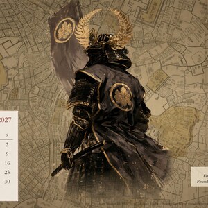 Peut inclure: Une page de calendrier pour janvier 2027 illustrant un samoura&iuml; en armure sombre avec un casque &agrave; cr&ecirc;te dor&eacute;e, devant une carte. Un parchemin vertical affiche le texte Tokugawa Ieyasu en caract&egrave;res japonais et en &eacute;criture latine.