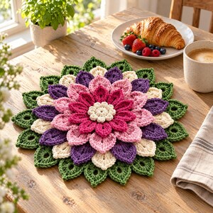 Häkelanleitung für einen mehrlagigen Dahlien-Untersetzer, mehrlagiges Blumenmotiv (PDF-Download)