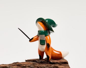 Small Handmade Ceramic Fox Wizard Figurine, Green Witch Hat, Wood Wand ( 3,2 cm)