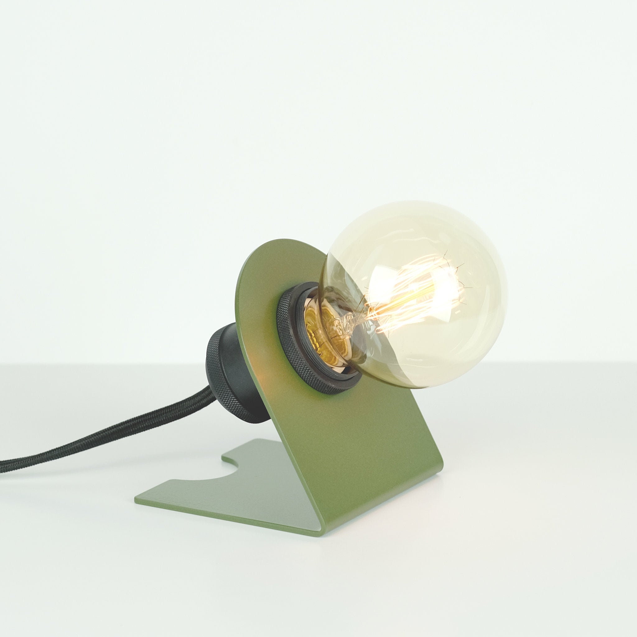 Lámpara de escritorio con cuerpo de acero sólido / Lámpara de trabajo moderna con casquillo expuesto y cable de tela (verde)