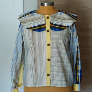 Damenbluse mit Patchwork-Design