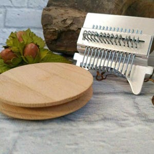 Mini Darning Loom Kit: 14-Hook Wooden Weaving Tool for Clothing Repair & Visible Mending