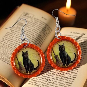 Halloween Black Cat Earrings – Orange Bottle Cap Jewelry with Witch Broom – Spooky Vintage Style Dangle Earrings