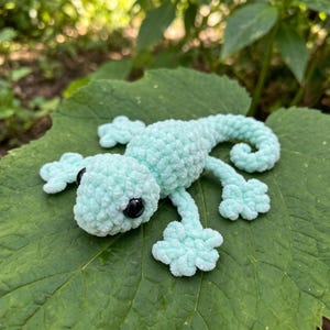 Twinkletoes Gecko Crochet Pattern PDF, No Sew Amigurumi Lizard, Beginner Friendly Tiny Plush Tutorial