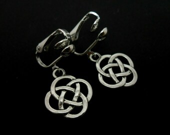 A PAIR OF TIBETAN SILVER TIGERS EYE BEAD CELTIC KNOT CLIP ON EARRINGS NEW.