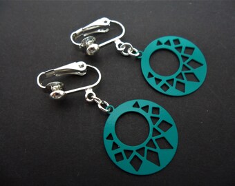 A pair of pretty stainless steel & turquoise blue enamel round circle dangly clip on earrings.