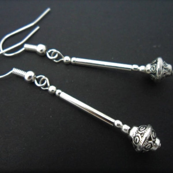 A pair of pretty tibetan silver  dangly earrings.