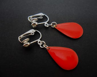 Boucles D'Oreilles Pendantes Anneaux En Résine Rouge - Fermoir Clip (noirci) - Occasion