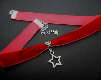 Een donkerrode fluwelen choker-ster-bedelketting voor dames/meisjes van 16 mm (halve inch).