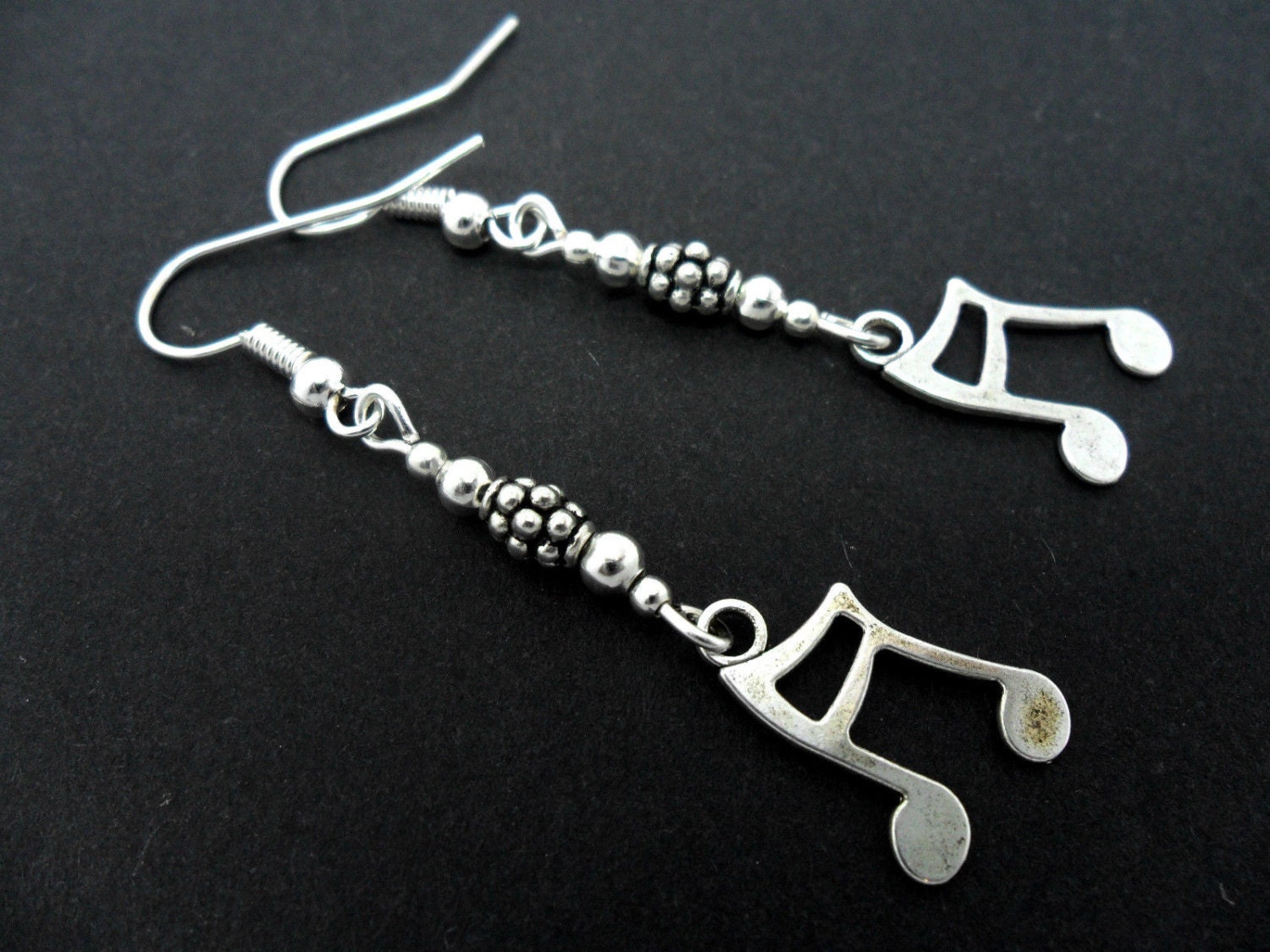 Boucles D'oreilles Note De Musique Clé De Sol - Argent Tibétain Plaqué - Neuves Avec étiquettes