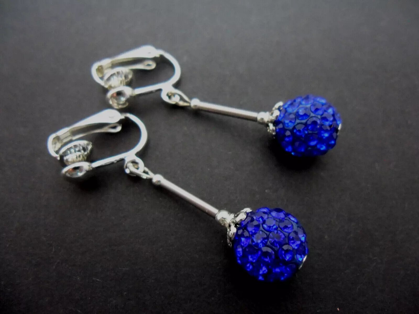 Lot De 5 Paires De Boucles D'oreilles Pendantes Style Shamballa Avec Strass - Neuf Avec étiquettes, Pour Revendeur