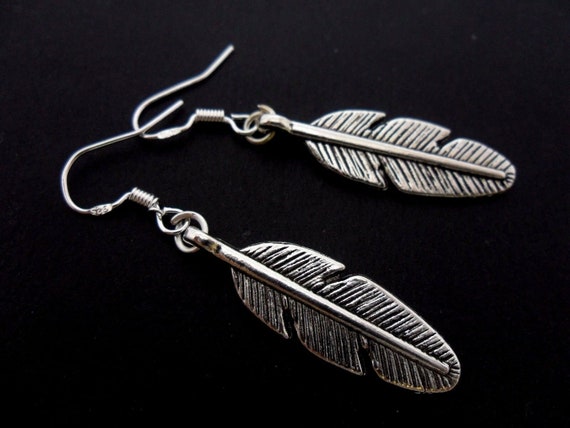 Boucles D'oreilles Tibétaines En Argent - Dormeuses Avec Corail Et Turquoise Imitation - Couleurs Rouge/bleu - Neuf Sans Emballage