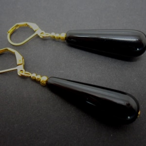 Ein paar hübsche schwarze Onyx Perlen lange baumelnde Teardrop Brisur Haken Ohrringe.