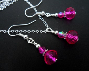 Conjunto de colar e brinco de contas de cristal rosa feito à mão.