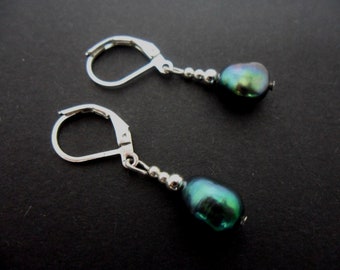 A pair of pretty grey freshwater pearl  bead  dangly leverback hook earrings.